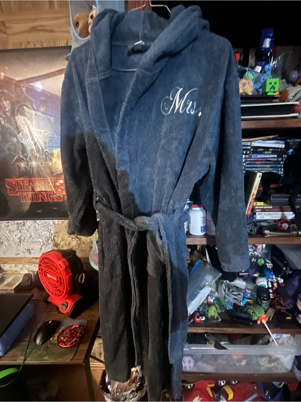 Embroidered "Mrs." Hooded Plush Robe - dark navy Blue